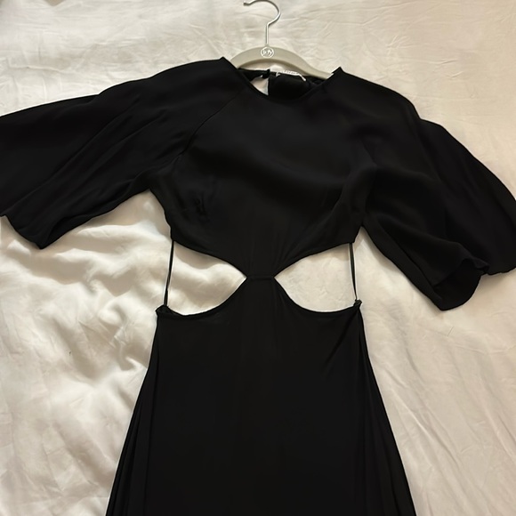 Reformation Benny Cutout Crepe Dress Black Size: 0 - Picture 4 of 11
